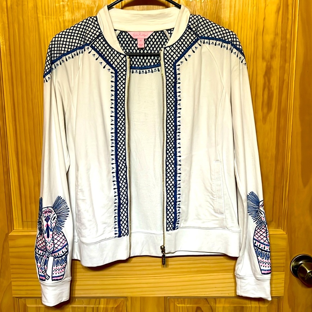 Lilly Pulitzer xs light jacket w pretty detailing. Zips w pockets